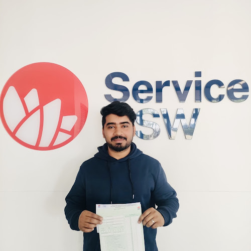 Azlan Driving School in Mount Annan