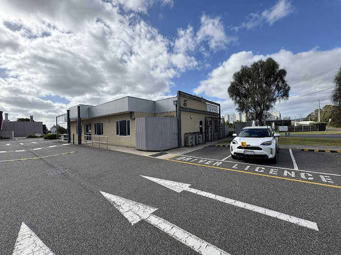 Ezy Keys Driving School in Hampton Park