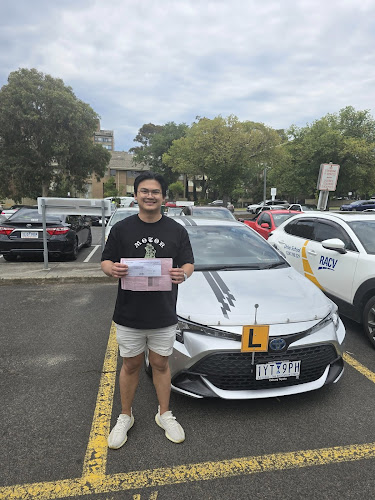 Freshers Driving School in Carlton