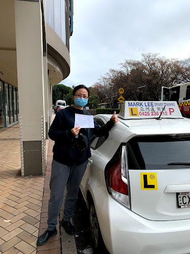 MARK LEE Driving School 悉尼华人驾校 学车教练 in Rosebery
