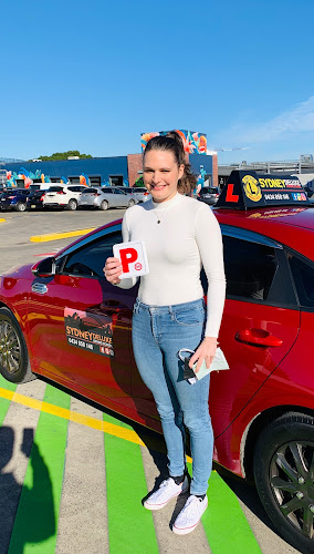 Sydney Deluxe Driving School in Rockdale